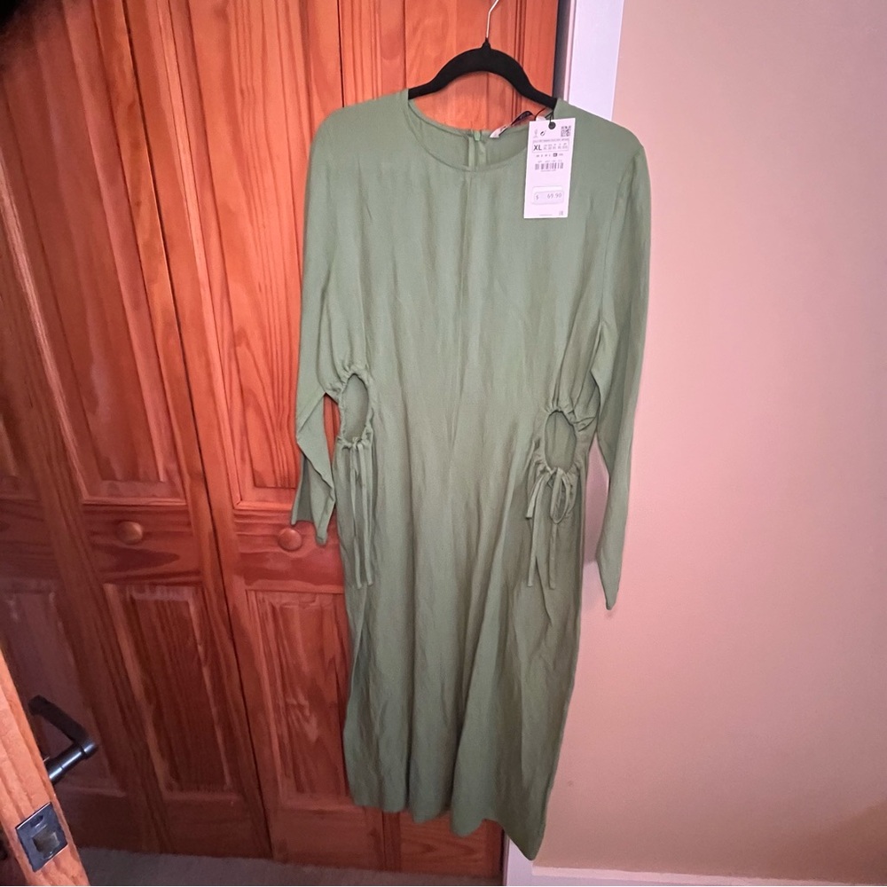 Zara Long Sleeved Green Midi Dress with Side Cut Outs NWT